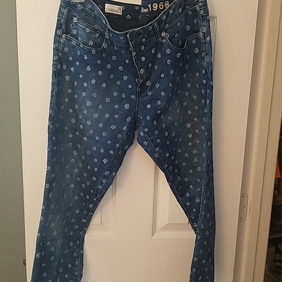 Jeans with flower prints - Picture 2 of 4